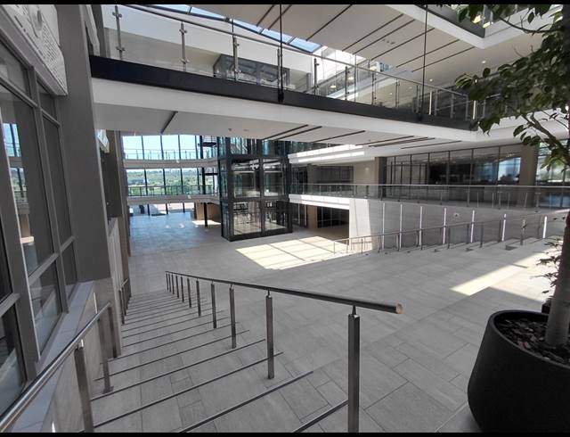 4,542M² OFFICE TO LET IN WATERFALL